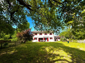 Grande maison entre Lac et forêt